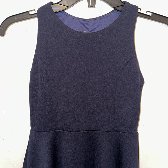 UDTFASHION Navy racer back Dress. Hi neckline, stretchy & flare skirt SZ 8 - Picture 3 of 5